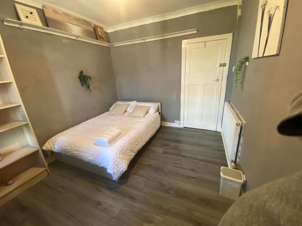 Lovely Private Room In Sandilands Dr Ab24 애버딘 외부 사진